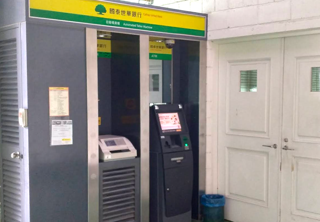 現地ATMでのカード引き出し＋空港での少額両替の併用